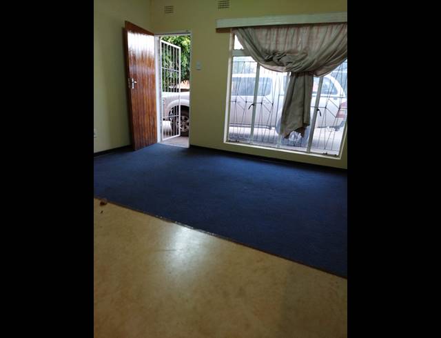 2 BEDROOM APARTMENT FOR SALE IN RUSTENBURG CENTRAL